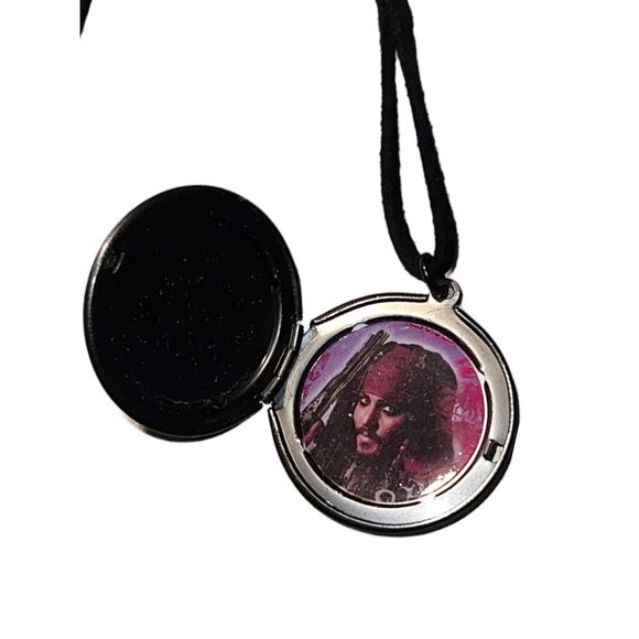 Disney Pirates of the Caribbean Johnny Depp Photo Locket Necklace - Picture 7 of 8